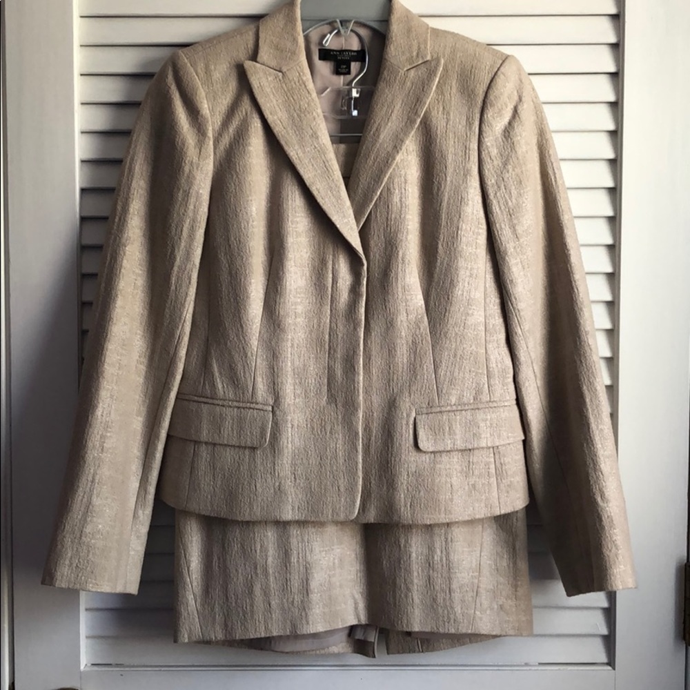 Ann Taylor 2 piece skirt suit